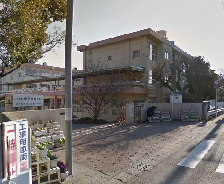 小学校　鹿児島市立紫原小学校（小学校）まで917m