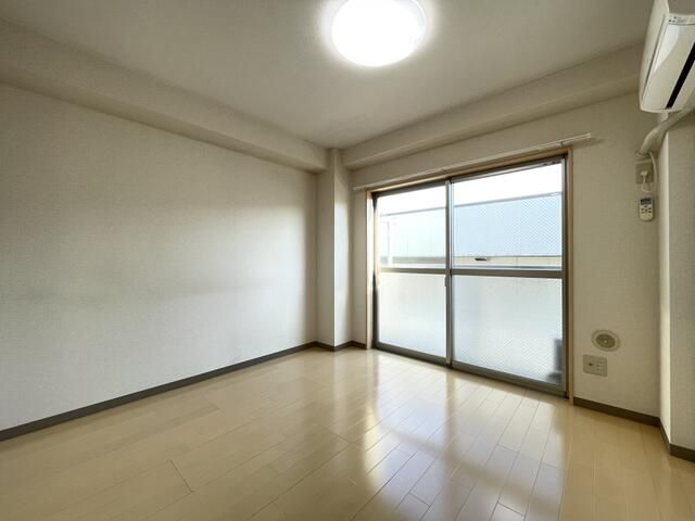 居室・リビング　※別部屋参考写真