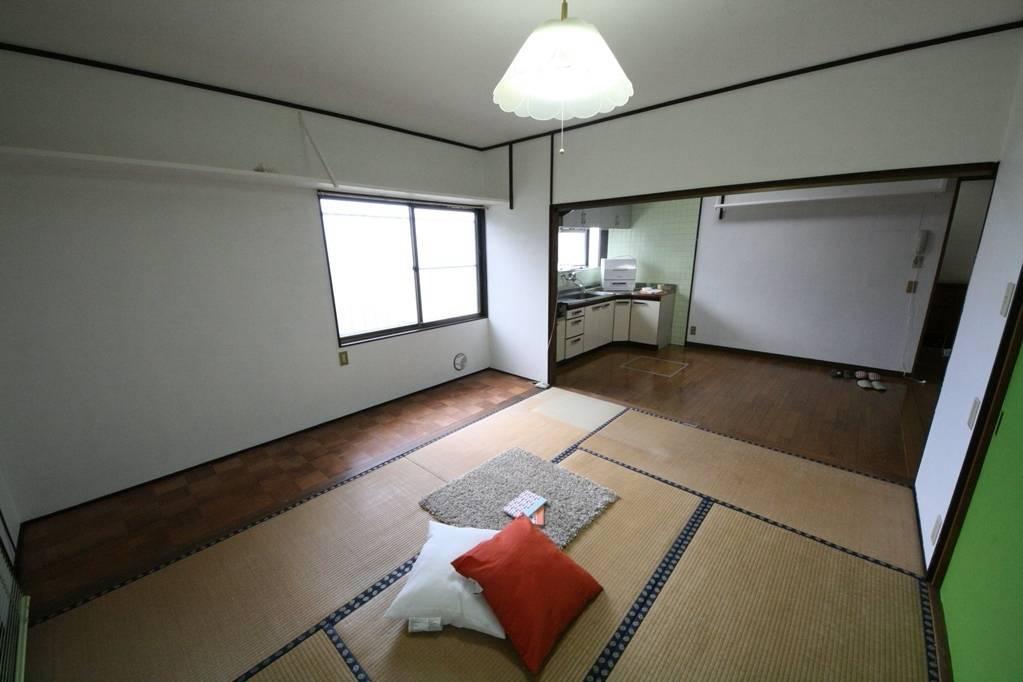 北九州モノレール 北方駅 徒歩20分 2階建 築46年の居間写真