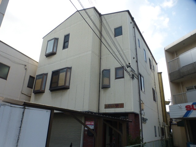 大阪府八尾市高美町１の賃貸マンションの外観