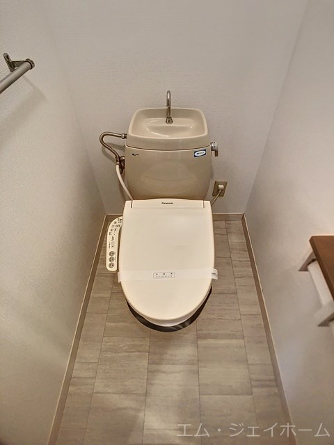 【守山市大門町のアパートのトイレ】