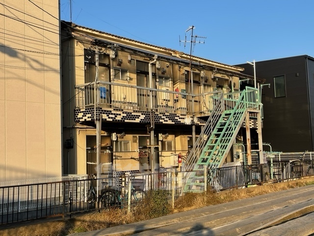 堺市北区北花田町のアパートの建物外観
