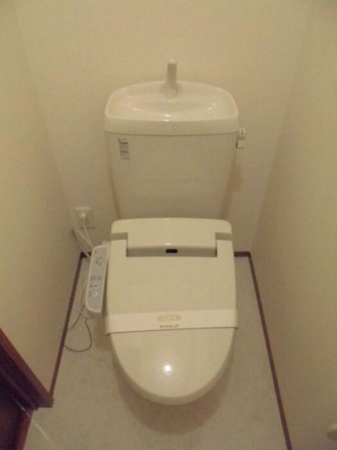 【八潮市大字浮塚のアパートのトイレ】