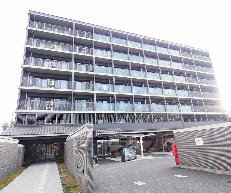 エステムプラザ京都聚楽第雅邸の建物外観