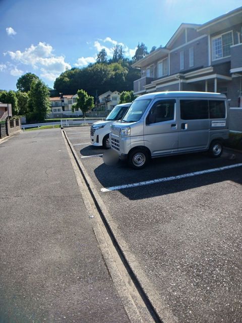 【広島市安佐北区亀山のアパートの駐車場】