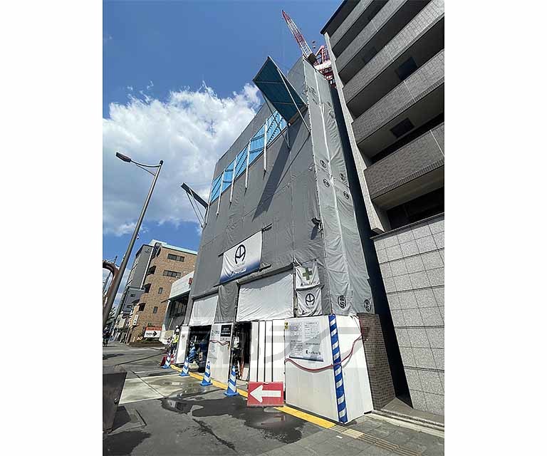 京都市下京区佐女牛井町のマンションの建物外観