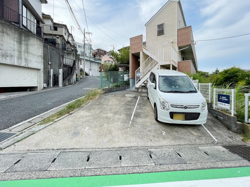 【カーサ・エスペシアの駐車場】