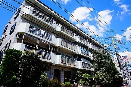 世田谷区給田のマンションの建物外観