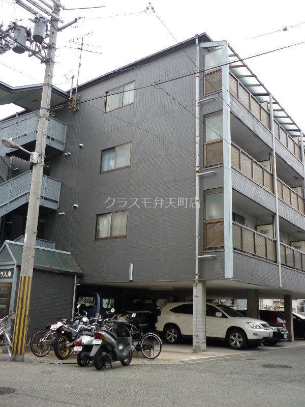 【大阪市港区八幡屋のマンションの駐車場】