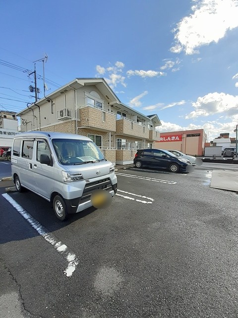 【出雲市渡橋町のアパートの駐車場】