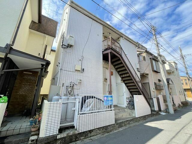 【志木市柏町のアパートの建物外観】