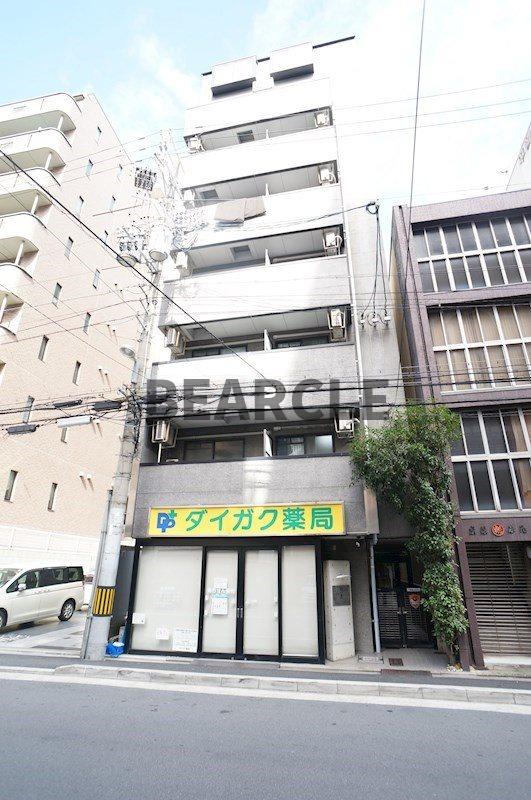 クレーデル四条の建物外観