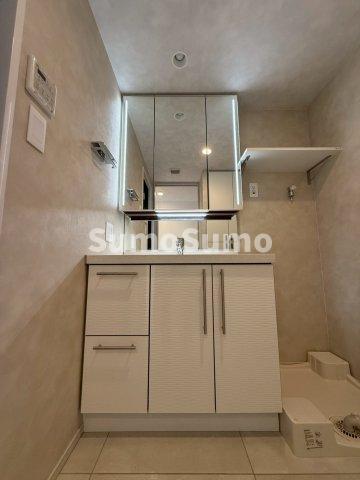 洗面設備　コンパクトで使いやすい洗面所