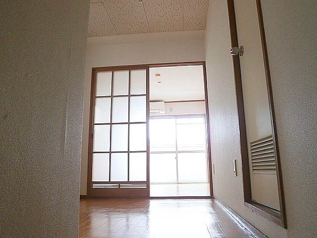ロビー　写真は別のお部屋のものでございます