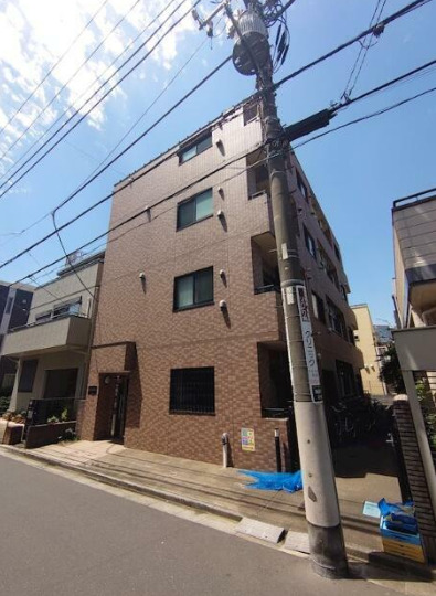 建物外観　ネット無料。ネット無料なら月々実質4000円程度のコストがか