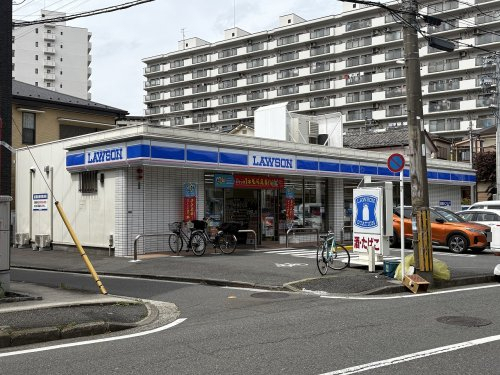 コンビニ　ローソン 鶴見市場上町店（コンビニ）まで308m