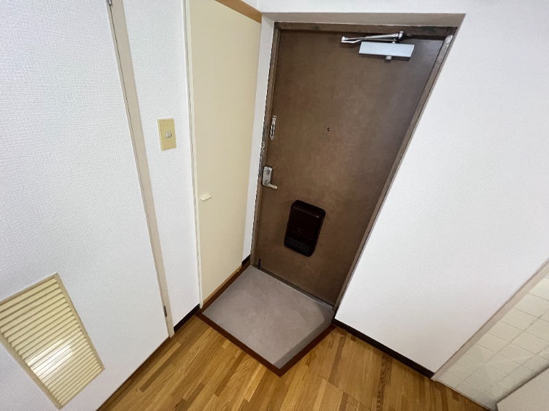 玄関　別部屋イメージ