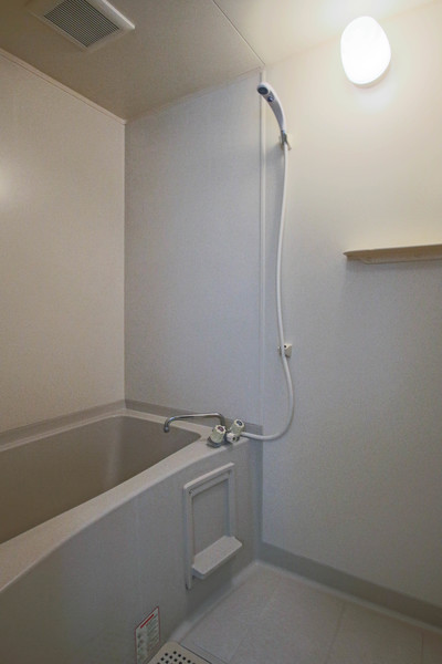 バス・シャワールーム　同じ建物の別なお部屋
