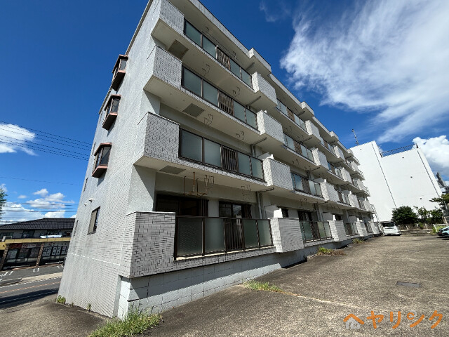 【名古屋市名東区大針のマンションの建物外観】