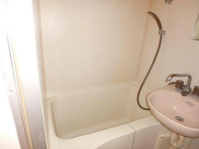 バス・シャワールーム　浴槽