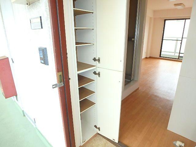 玄関　玄関収納