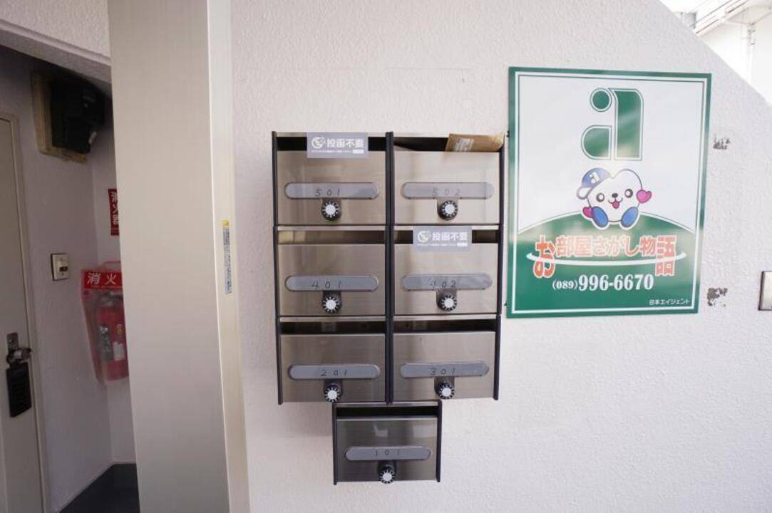 エントランス　ポスト