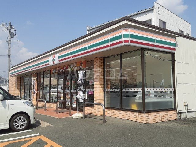 【豊川市上野のマンションのコンビニ】