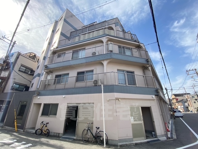 大阪市住吉区千躰のマンションの建物外観