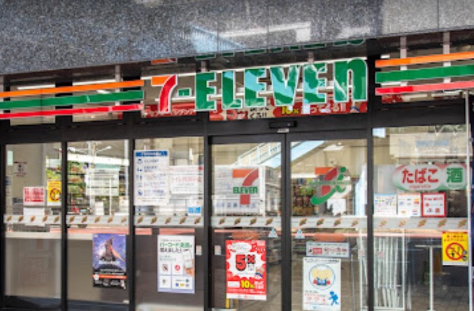 コンビニ　セブンイレブン中央区新川1永代通店（コンビニ）まで161m