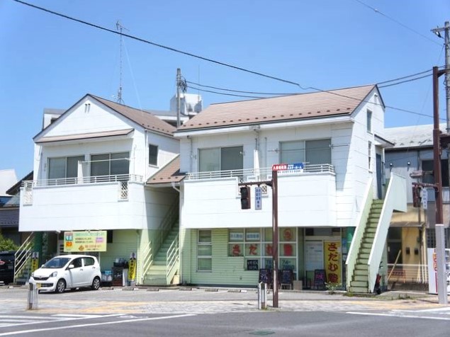 アローハイムの建物外観