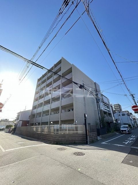 京都市下京区七条御所ノ内中町のマンションの建物外観