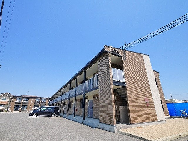 【磯城郡田原本町大字新町のアパートの建物外観】