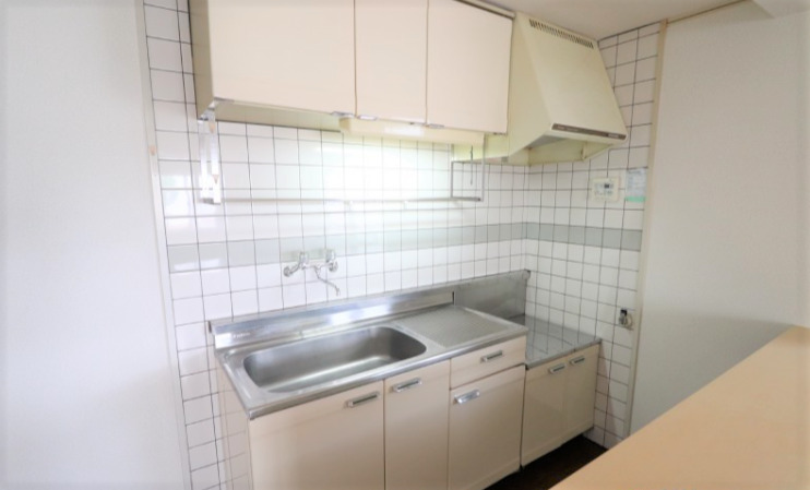 キッチン　コンパクトなキッチンで掃除もラクラク