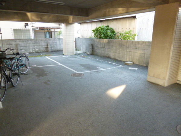 駐車場　駐車スペースもあります