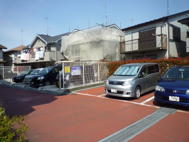 【エターナル・サンライズの駐車場】