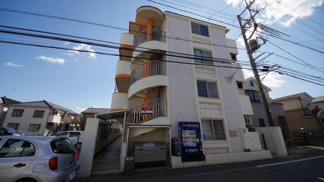 川越市稲荷町のマンションの建物外観