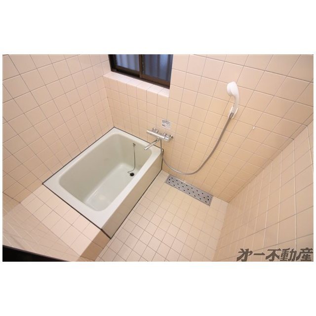 バス・シャワールーム　バスルーム