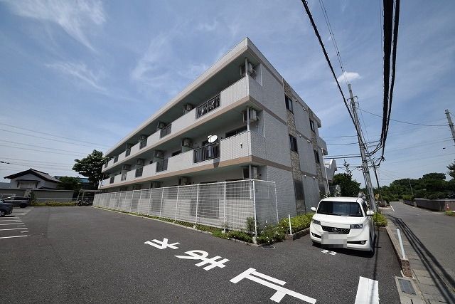 鶴ヶ島市新町のマンションの建物外観