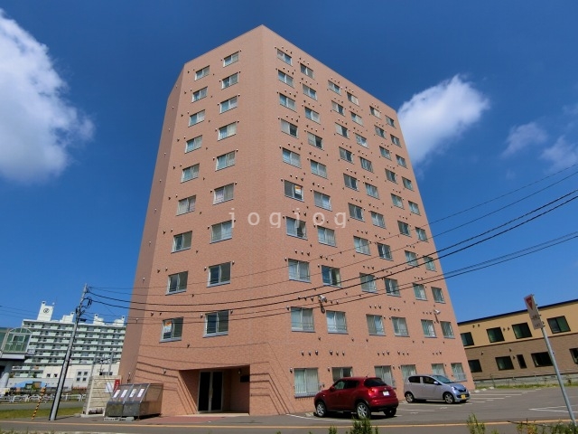 【札幌市北区南あいの里のマンションの建物外観】