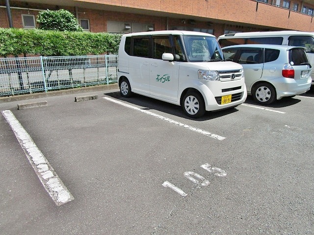 【コーポラス石川の駐車場】