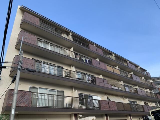 山手町マンションの建物外観