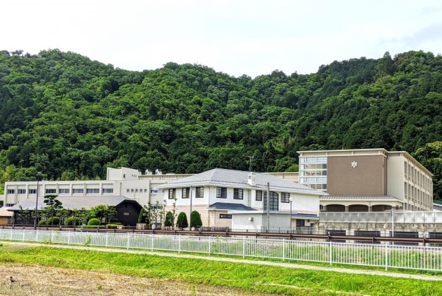 【シャンヴィルI番館の高校・高専】