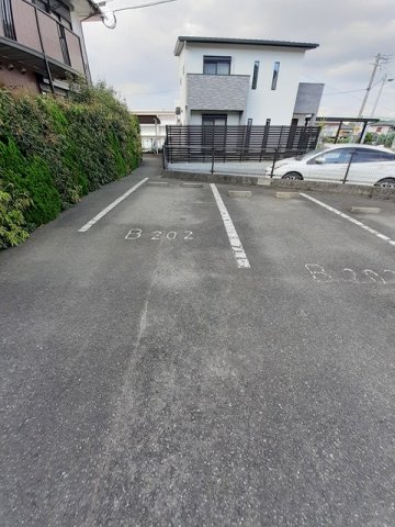 駐車場　駐車スペースもあります☆