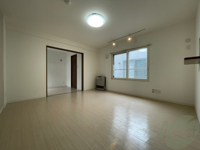 居室・リビング　広くてキレイなお部屋が広がっていて、充実した生活が送れそう。