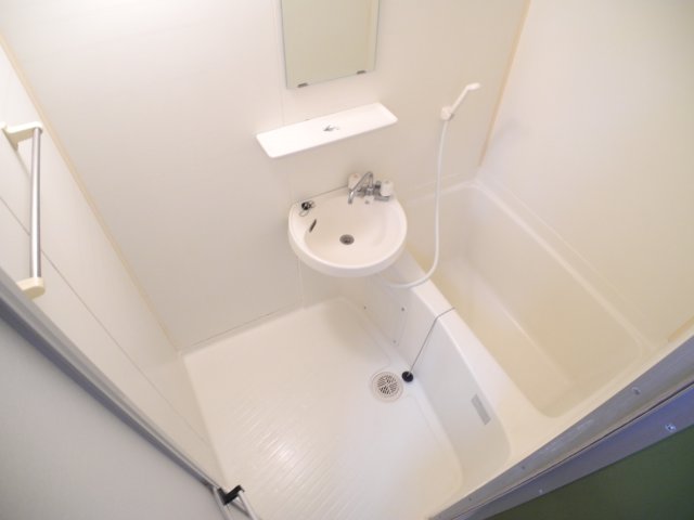 バス・シャワールーム　※室内画像は別号室のもの