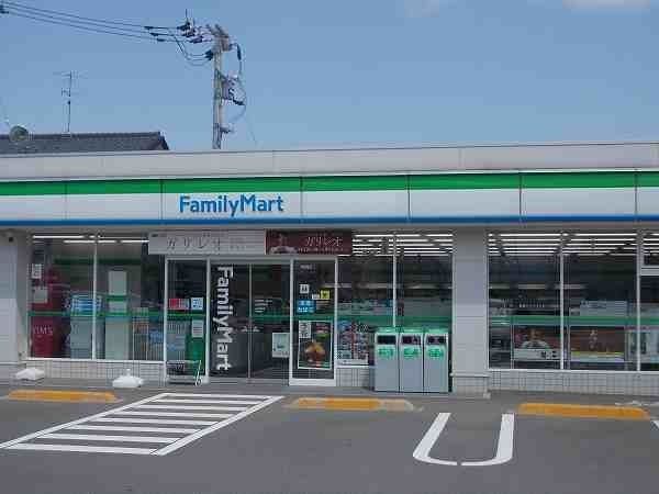 コンビニ　ファミリーマート（コンビニ）まで350m