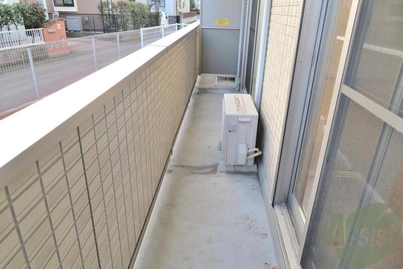 バルコニー　バルコニーも広いので色々な用途に使えそうです。