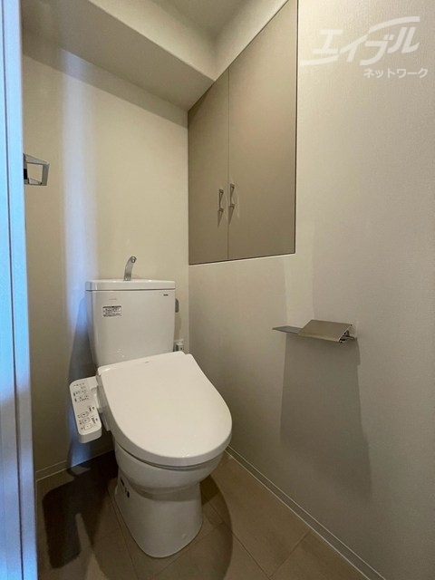 トイレ　洗浄付きトイレになります。