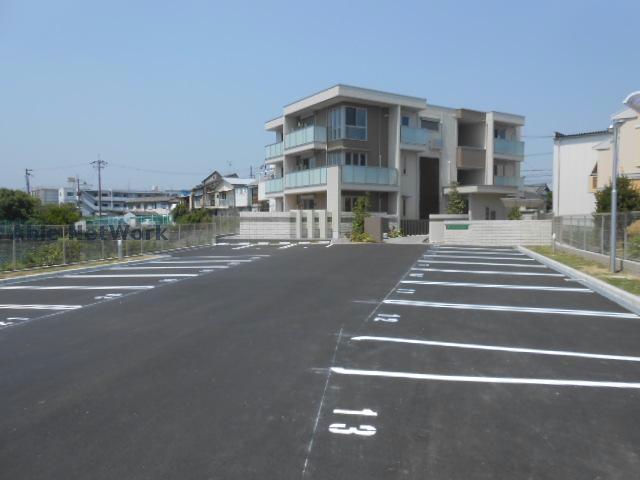 駐車場　駐車場