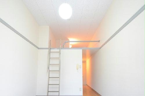 居室・リビング　設備・仕様は号室により異なる為、現状を優先致します。